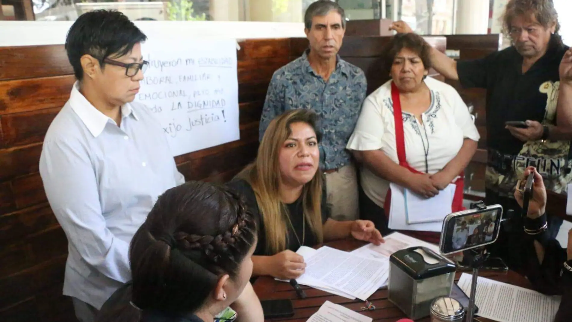 Maestra denuncia ser víctima hostigamiento sexual en telesecundaria de Xico